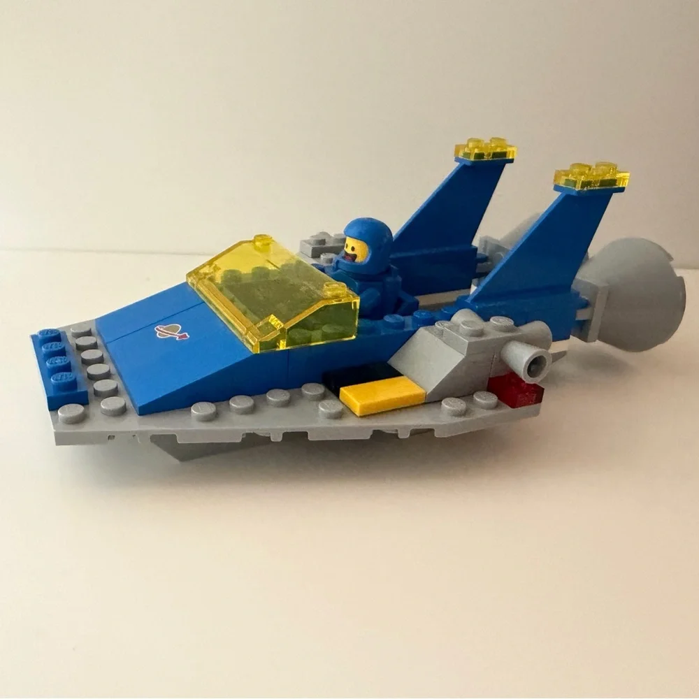 THE LEGO MOVIE 2 Emmet and Benny’s ‘Build and Fix’ Workshop #70821 (Retired Set)
